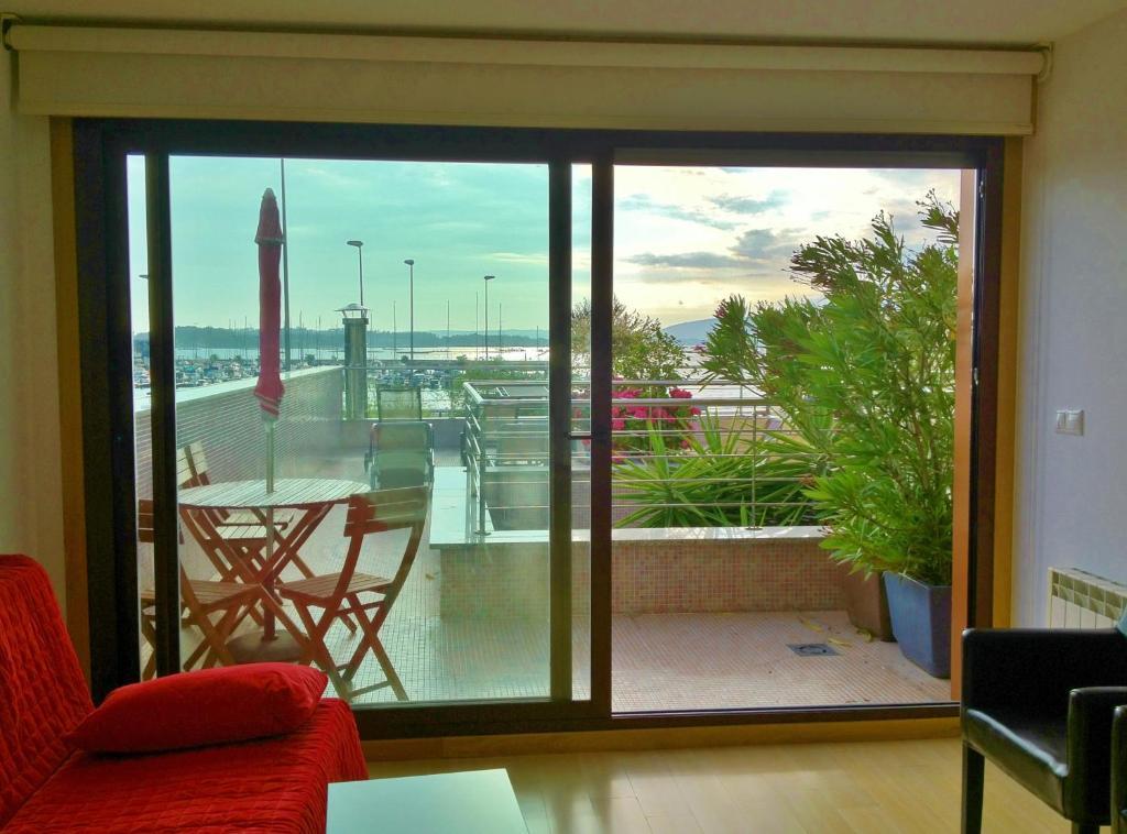 Apartamentos Puerto Basella Вильянуэва-де-Ароса Номер фото